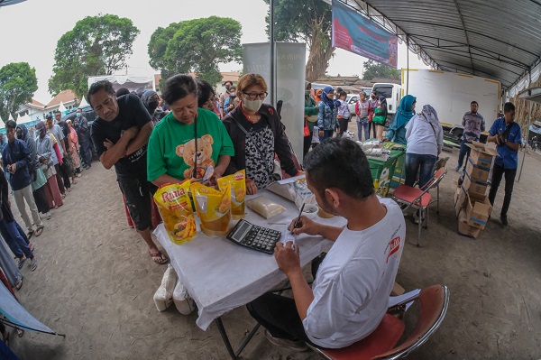 Sejalan dengan Program Astacita Presiden Prabowo Subianto di bidang ketahanan pangan, holding BUMN Pangan ID FOOD berperan aktif menjaga daya beli masyarakat dengan menggelar Bazar Pangan di 80 titik lokasi di seluruh Provinsi. Kegiatan ini akan dimulai serentak pada 12 Agustus 2025 hingga lima hari kedepan HUT RI ke-80, ID FOOD Gelar Bazar Pangan di 80 Titik Seluruh Provinsi