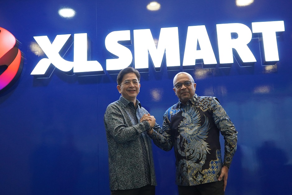 Presiden Direktur & CEO : Rajeev Sethi (kanan) dan Sanjay K. G. A. Vaghasia Direktur EXCL usai RUPSLB. XLSMART (EXCL) Angkat Sanjay Jadi Direktur
