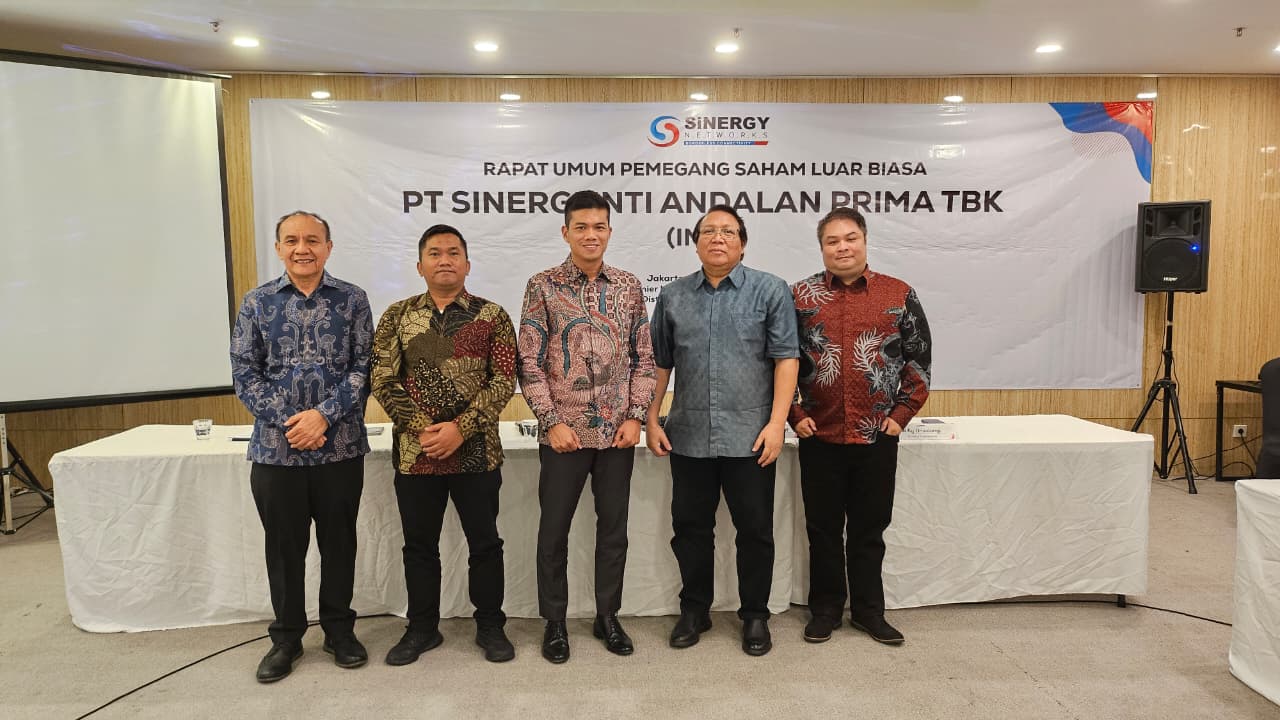 Jajaran amanajemen PT Sinergi Inti Andalan Prima Tbk (INET) saat menggelar RUPSLB RUPSLB Restui INET Untuk Rights Issue dan Terbitkan Waran Seri II