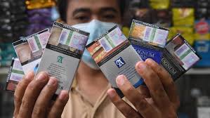 Ilustrasi untuk 2026, pemerintah mengintensifkan pemasukan dari sektor bea dan cukai, yang mencapai Rp334,3 triliun. Dok. Keuangan News. Target Dari Bea dan Cukai Rp334T, Rokok Masih Jadi Andalan Pemerintah
