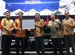Manajemen MENN ketika mencatatkan sahamnya di BEI. MENN Ungkap Aksi Baru, Sahamnya Terbang ARA di FCA