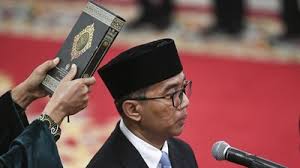 Kepala Badan Industri Mineral diketuai Brian Yuliarto, yang juga Menteri Pendidikan Tinggi, Ilmu Pengetahuan dan Teknologi. Dok. CNN Indonesia Bentuk Badan Industri Mineral, Pemerintah Kelola Logam Tanah Jarang