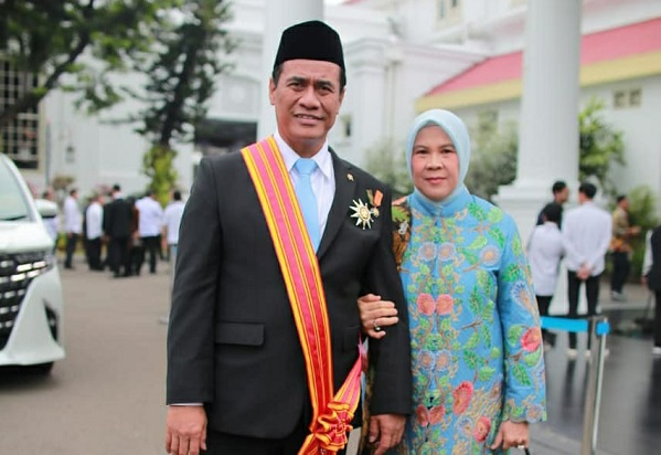 Terima Bintang Mahaputra, Mentan Andi Amran: Ini Untuk Petani