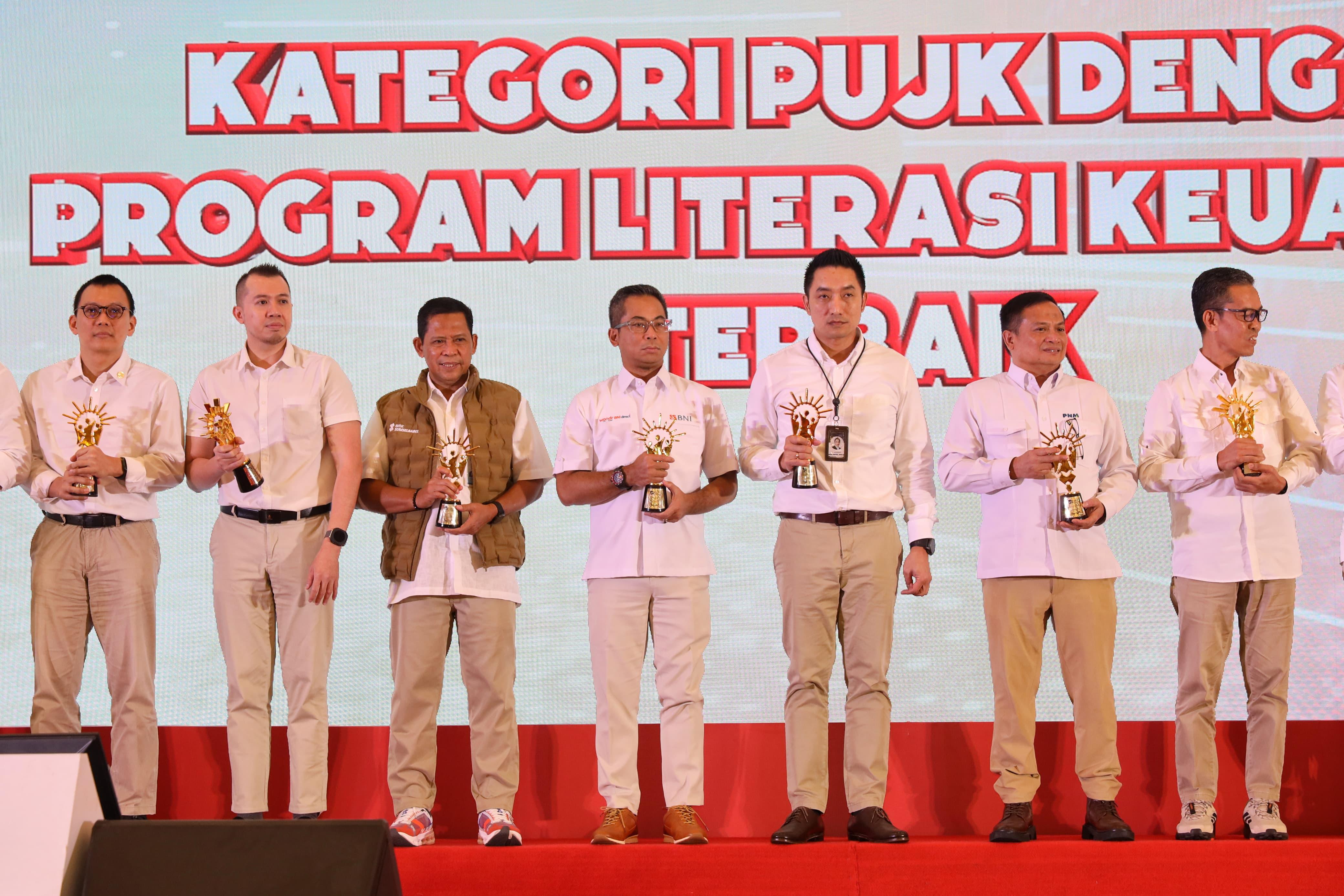 BNI Borong Dua Penghargaan Bergengsi dari OJK