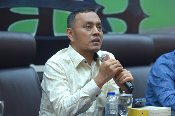 Ketua Komisi XIII DPR RI, Willy Aditya, menegaskan bahwa revisi Undang-Undang Hak Cipta tidak boleh semata-mata didorong oleh kepentingan komersial. Komisi XIII: Revisi UU Hak Cipta Tak Boleh Semata Tujuan Komersial