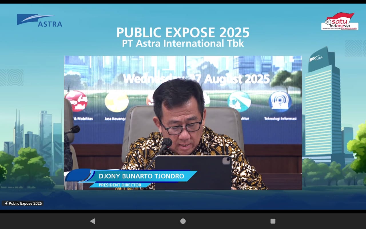 Tangkapan layar Djonny Bunarto Tjondro pada saat memaparkan agenda Public Expose ASII pada Rabu (27/8). Astra (ASII) Ungkap Perbesar Alokasi Dana di Bisnis Tambang
