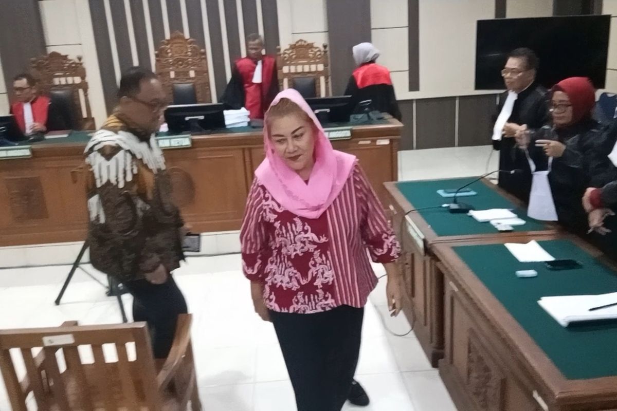 Mantan Wali Kota Semarang Hevearita Gunaryanti Rahayu alias Mbak Ita terbukti bersalah dalam kasus tindak pidana korupsi di Pemkot Semarang tahun 2022-2024. Dok.Kompas/Mochammad Dafi Yusuf. Vonis Hakim Eks Wali Kota Semarang Mbak Ita dan Suami Terbukti Korupsi