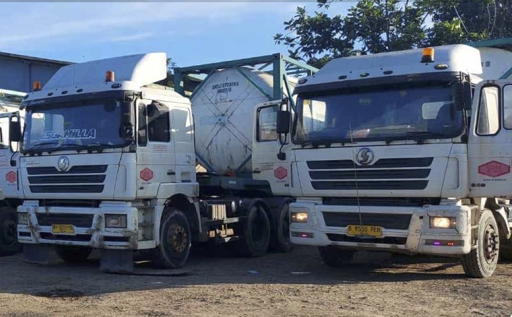 Sejumlah kendaraan bertonase tidak ringan besutan Sidomulyo Selaras berjejer dengan rapi. FOTO - ISTIMEWA Boncos 535 Persen, SDMU Medio 2025 Defisit Rp102 MiliarĀ