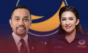 Kader Partai NasDem Ahmad Sahroni (kiri) dan Nafa Urbach. dok. Kolase Jakartapedia. NasDem Minta DPR Setop Gaji dan Tunjangan Sahroni dan Nafa Urbach