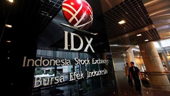 Sejumlah pengunjung tampak melintasi koridor bursa efek indonesia. FOTO - ISTIMEWA Fluktuatif, IHSG Jelajahi Level 7.800-7.970