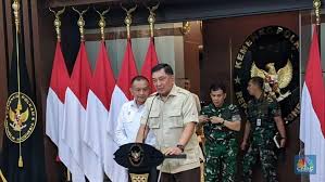 Menteri Pertahanan Sjafrie Sjamsoeddin menjabat Menko Polkam Ad Interim. Dok. Kemhan. Jadi Menko Polkam Ad Interim, Sjafrie Sjamsoeddin Kini Emban 4 Posisi