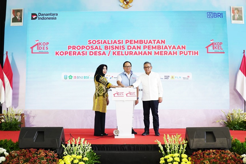 PT Bank Rakyat Indonesia (Persero) Tbk atau BRI sebagai mitra pemerintah terus mengakselerasi penguatan Koperasi Desa/Kelurahan Merah Putih (KDKMP). Terbaru, BRI berpartisipasi dalam “Sosialisasi Pembuatan Proposal Bisnis dan Pembiayaan KDKMP”. BRI Dorong Koperasi Merah Putih Jadi Motor Ekonomi Rakyat