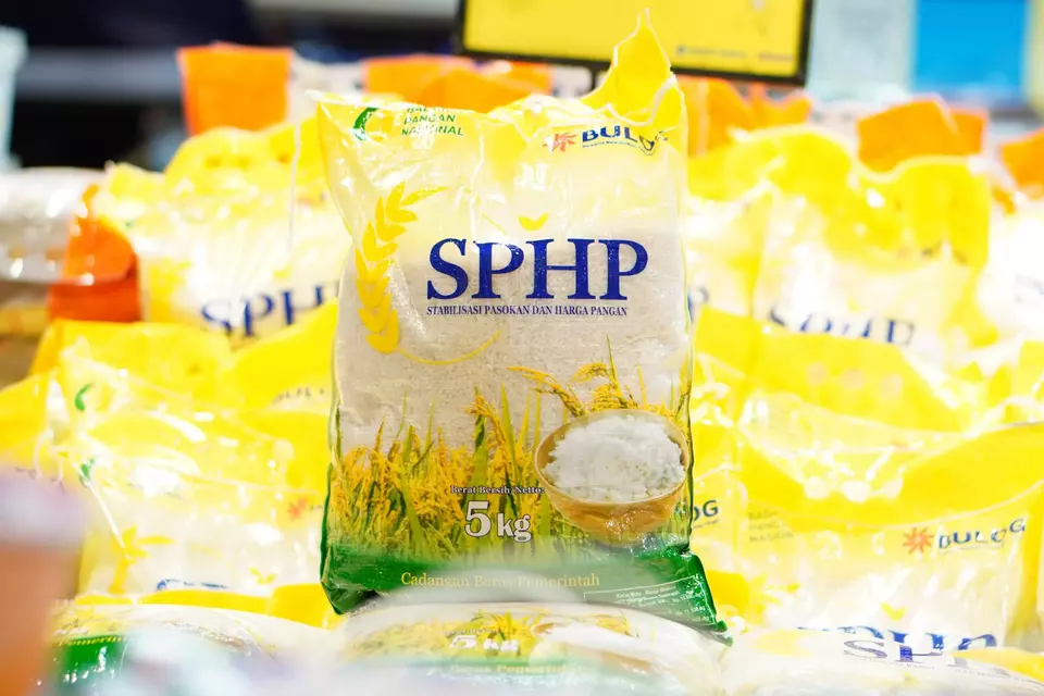 ID FOOD telah melakukan penyaluran melalui pasar modern sejak Januari 2025. Di antaranya melalui Indomaret, Alfamart, Hypermart, Lion Superindo, Tip Top, Tri, Naga Swalayan, dan Hero. Dok. Bapanas. Jaga Pasokan Nasional, ID Food Optimalkan Penyaluran Beras SPHP