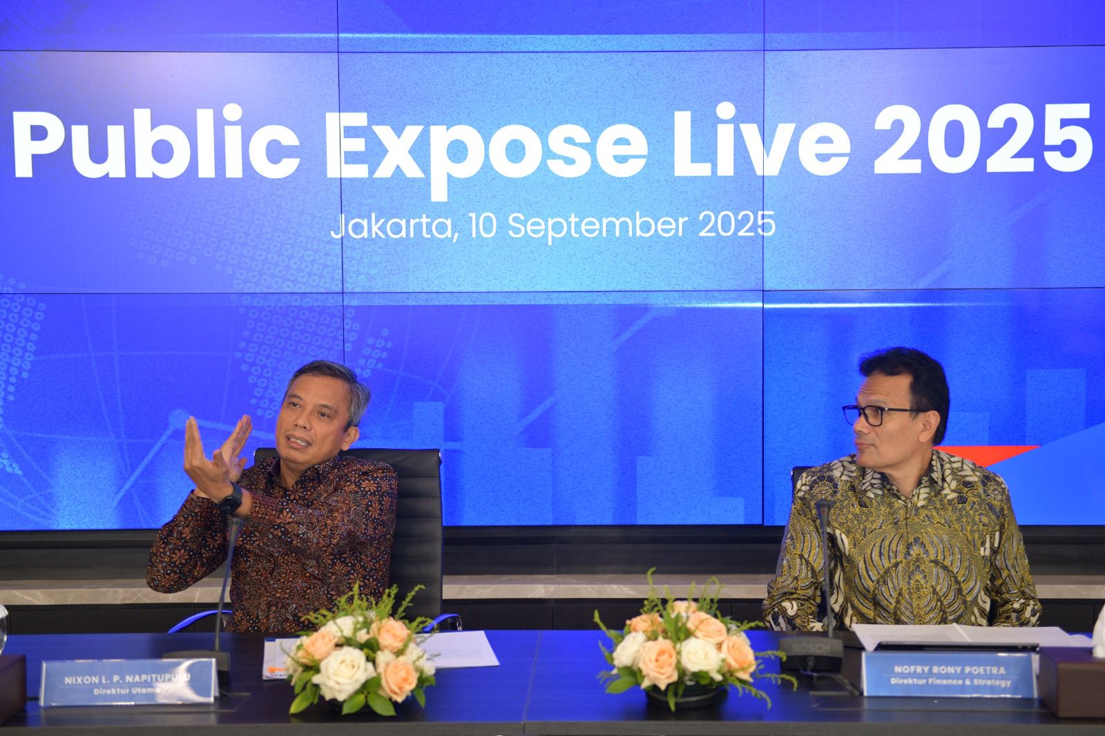 Direktur Utama BTN Nixon LP Napitupulu (kiri) bersama Direktur Finance & Strategy BTN Nofry Rony Poetra memaparkan kinerja keuangan perseroan pada Public Expose Live 2025 di Jakarta, Rabu (10/9/2025). (Foto: Endang Muchtar) BTN Pacu Pertumbuhan Kredit 2025 hingga 9 Persen