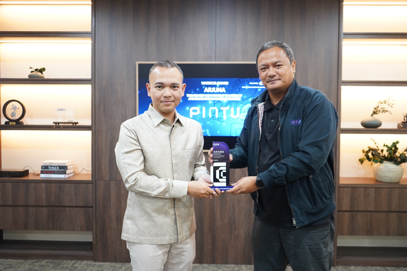 PINTU Sabet Penghargaan CFX Berkat Konsistensi Literasi & Edukasi Cryp