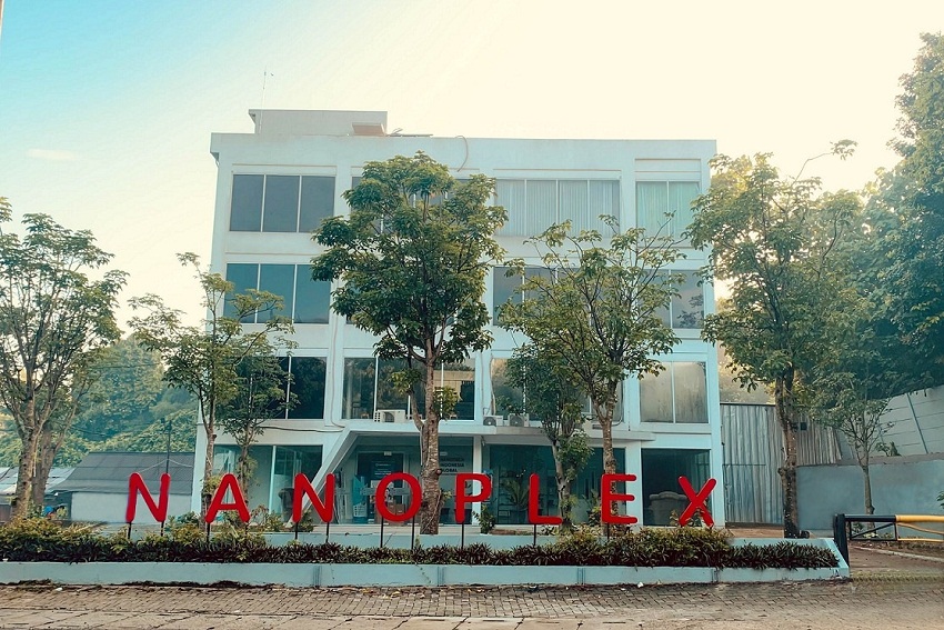 Kantor usaha NANO. Saham Terbang 169,32 Persen, Direktur NANO Langsung Lepas