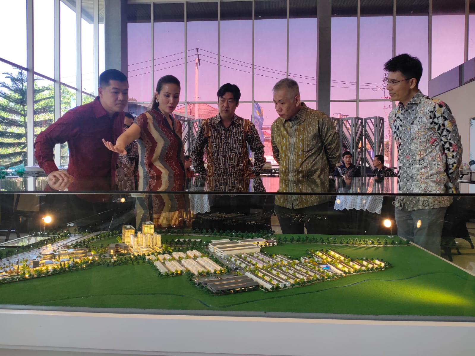 Pengurus CSIS kala mengenalkan proyek Olympic City, CBD Bogor. FOTO - ISTIMEWA Bangun Infrastruktur, CSIS Tawarkan Right Issue 1,04 Miliar Lembar