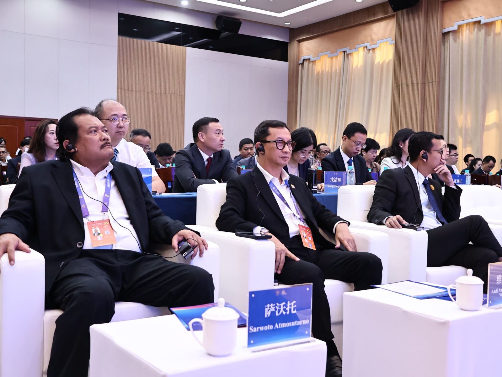 KERJA SAMA - Delegasi Indonesia dipimpin Direktur Pengembangan Produk Ekspor Primer Kemendag Miftah Farid, bersama Wakil Ketua Umum Bidang Diplomasi Multilateral Kadin Indonesia Andi Anzhar Cakra Wijaya, dan Ketua MASTEL Sarwoto Atmosutarno, menghadiri forum CABIS 2025 di Nanning, China, 17-21 September 2025. FOTO - ISTIMEWA Indonesia-Tiongkok Perkuat Kerja Sama Perdagangan & Investasi