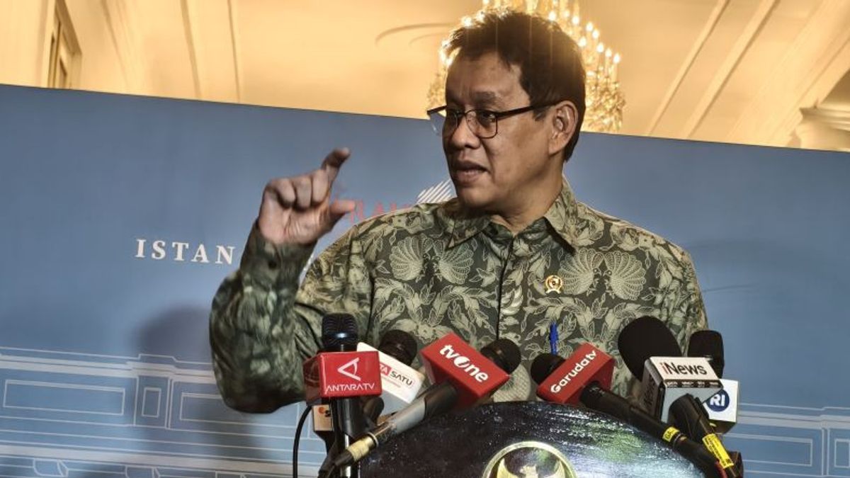Menteri Keuangan, Purabaya Yudhi Sadewa, saat memberikan keterangan seusai rapat di Istana Kepresidenan, Kamis (18/9) Hanya Untungkan Pengemplang, Menkeu Purbaya Tak Setuju Tax Amnesty