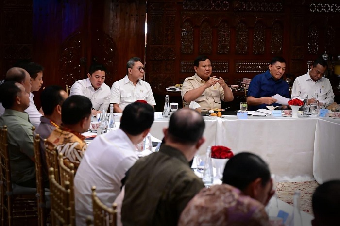 Presiden Prabowo Pimpin Rapat Bahas MBG di Kertanegara