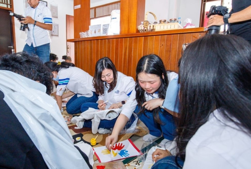 Asuransi Astra Peringati 69 Tahun di Sekolah Penyandang Disabilitas