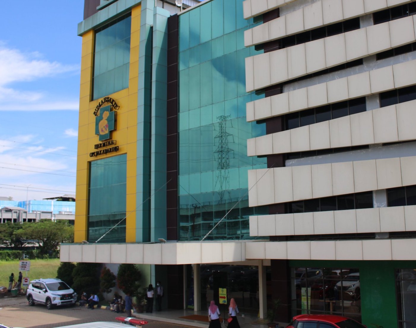 Harga Premium! Komisaris HEAL Gulung 3,44 Juta Lembar