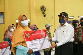 Sukses Uji Coba di Banyuwangi, Bansos Digital Nasional Mulai 2026