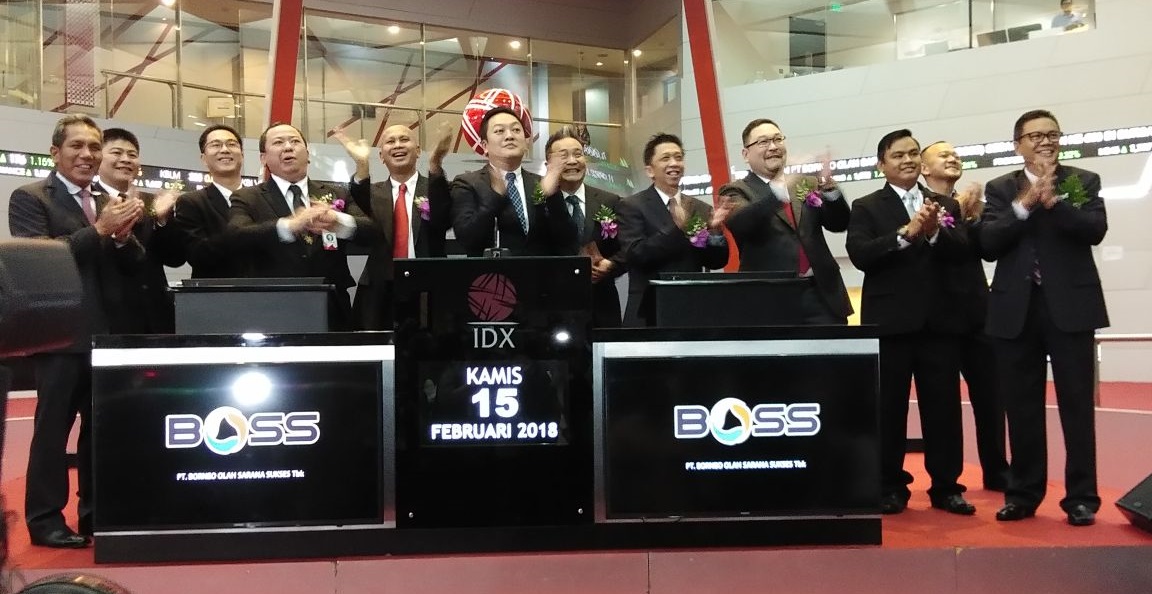 Manajemen BOSS ketika mencatatkan sahamnya di BEI. BOSS Sebut Tahan Eksplorasi, Nunggu Suntikan Dana Partner Strategis