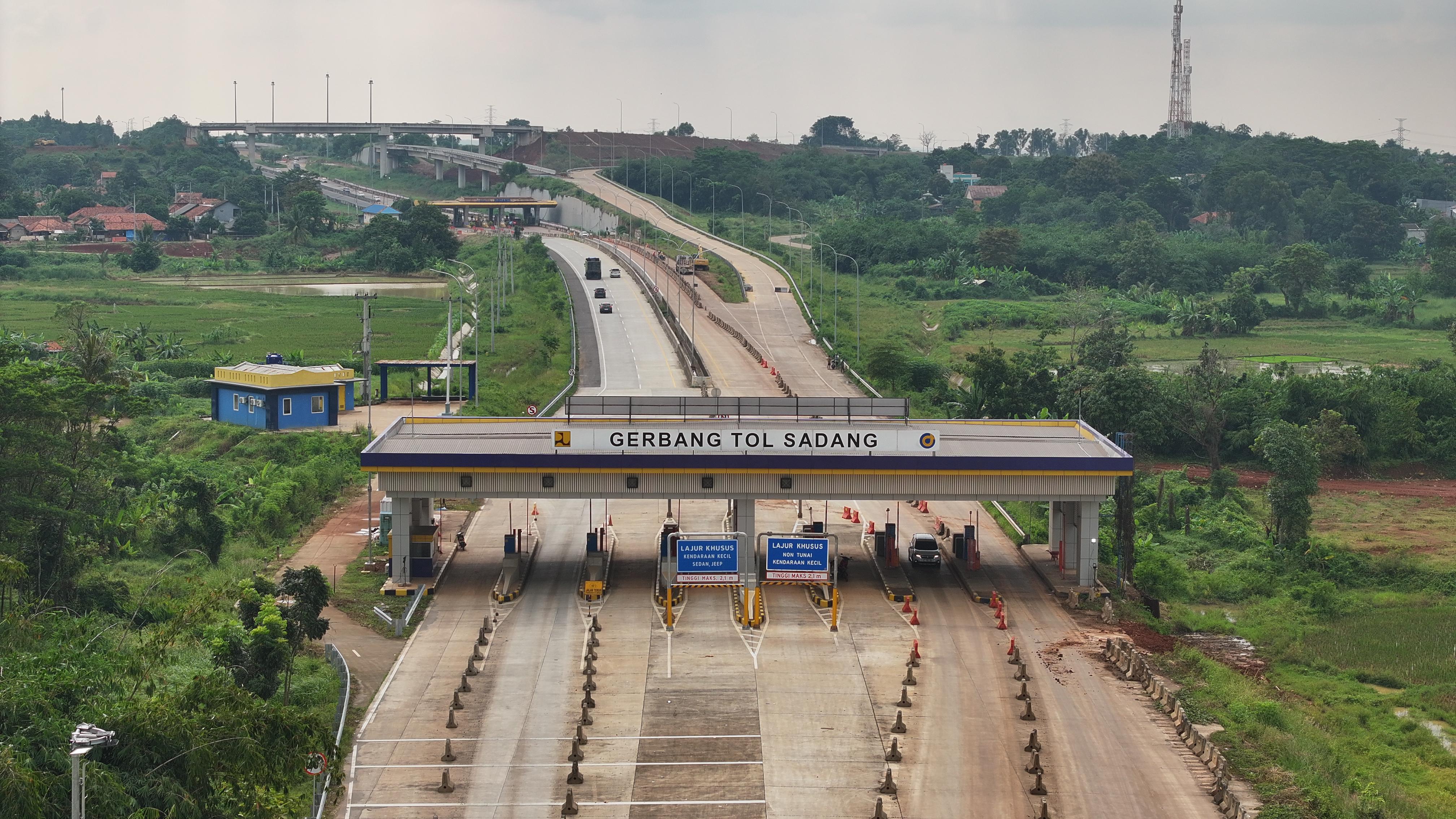 Gerbang tol Sadang tampak sepi dari para pengendara. FOTO - ISTIMEWA Makin Bengkak, Kuartal III 2025 WSKT Defisit Rp19,46 TriliunĀ