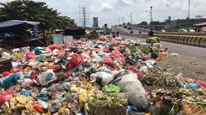 Ilustrasi tumpukan sampah di jalan. Dok. Kota Pekanbaru. Perpres Ubah Sampah Jadi Energi Terbarukan, Uji Coba di 10 Kota Besar
