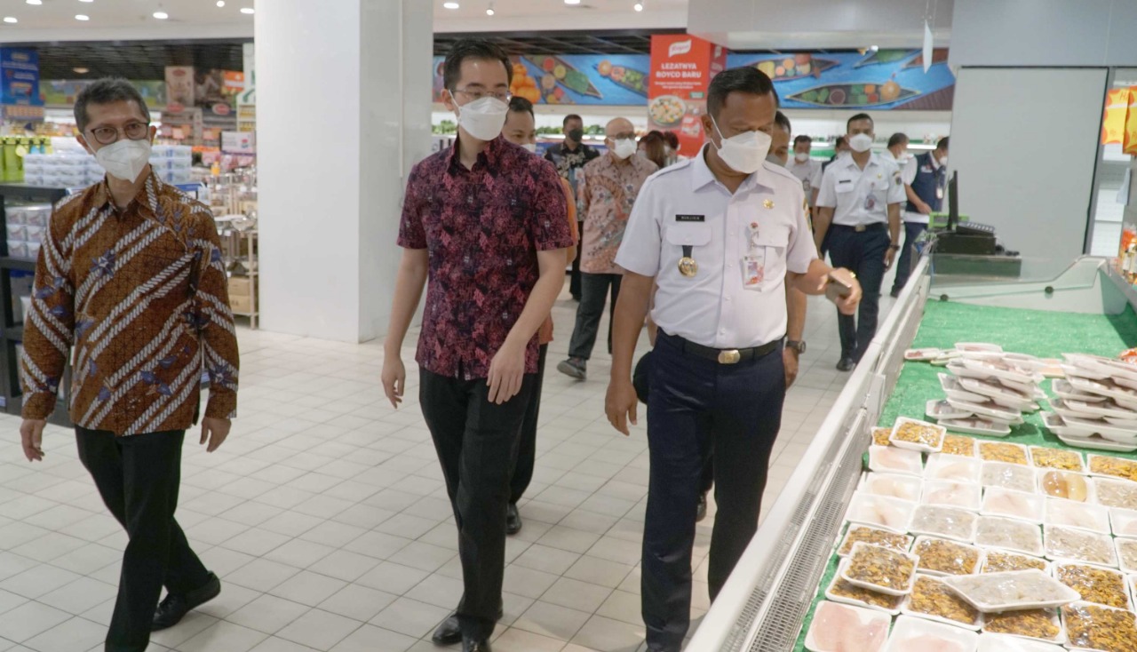 Tinjau Gerai Baru Diamond Supermarket Poins, Walkot Jaksel Jajaki Potensi UMKM