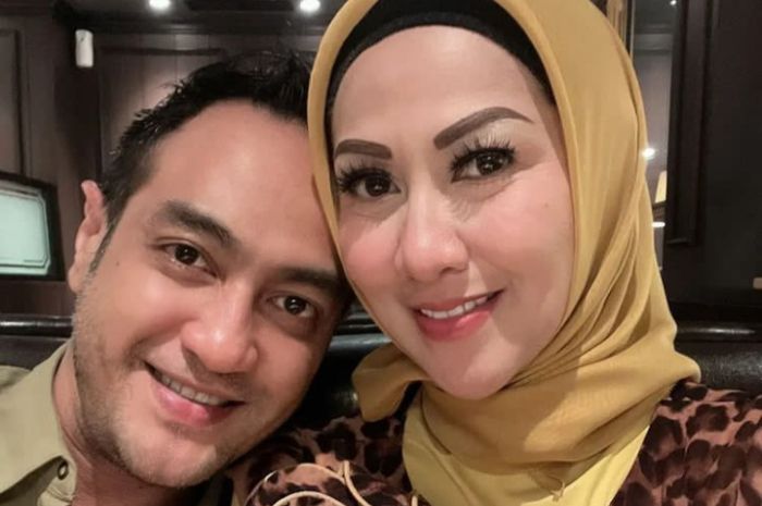 Venna Melinda - Ferry Irawan Bagikan Kabar Bahagia, Nikah di Bali Maret 2022