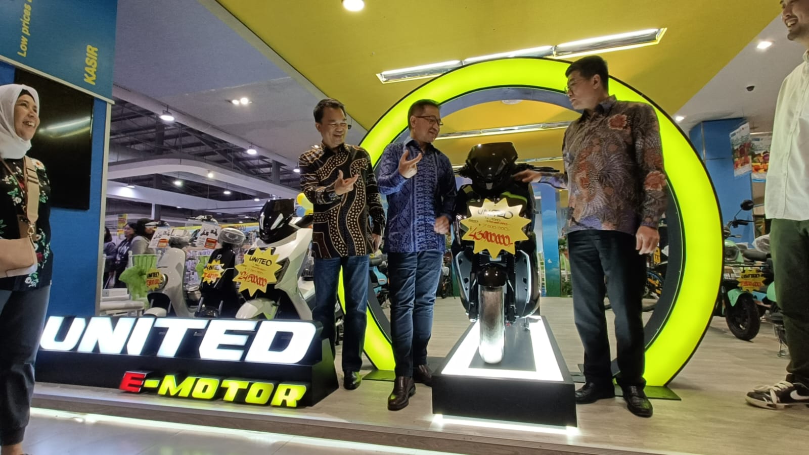 Heboh! Belanja di Hypermart di Seluruh Indonesia Bisa Dapat Hadiah Motor Listrik