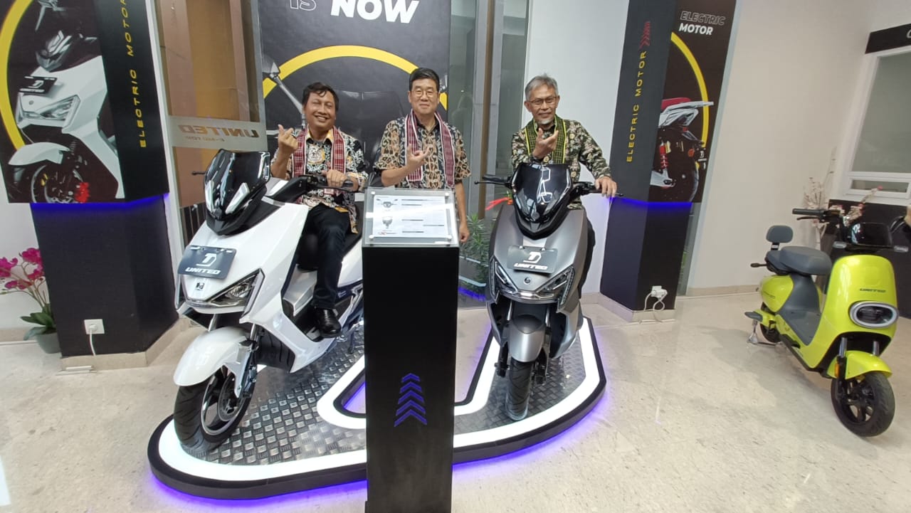 Perluas Jaringan Retail Motor Listrik, Kalla Kars Buka Showroom United E-Motor di BSD