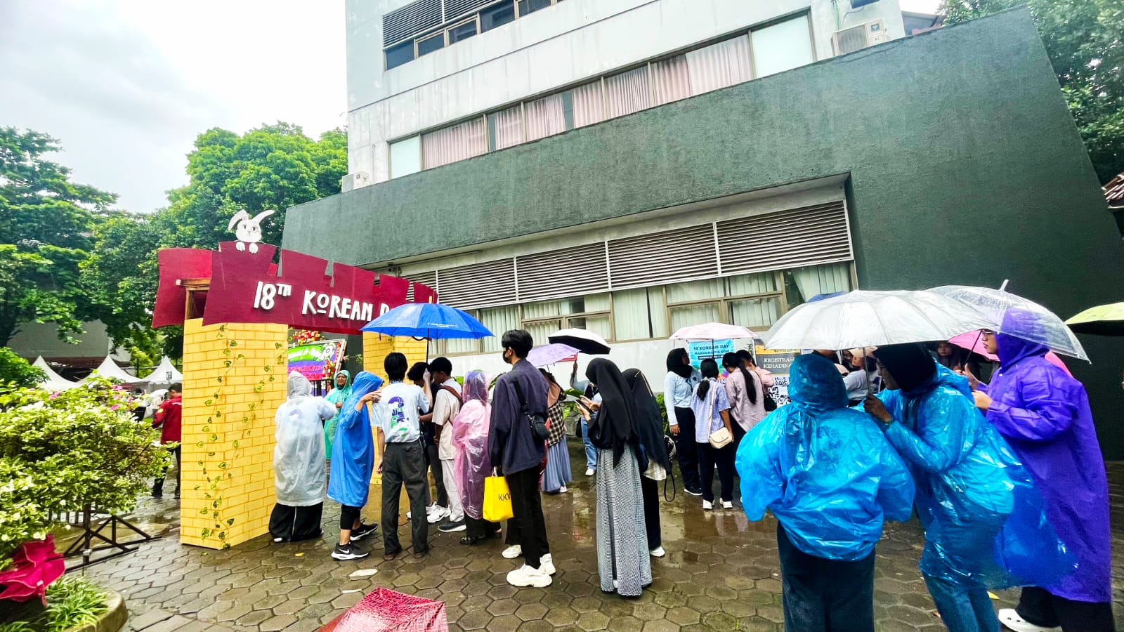 Kolaborasi Budaya, KB Bank Dukung Korean Festival Day di UGM