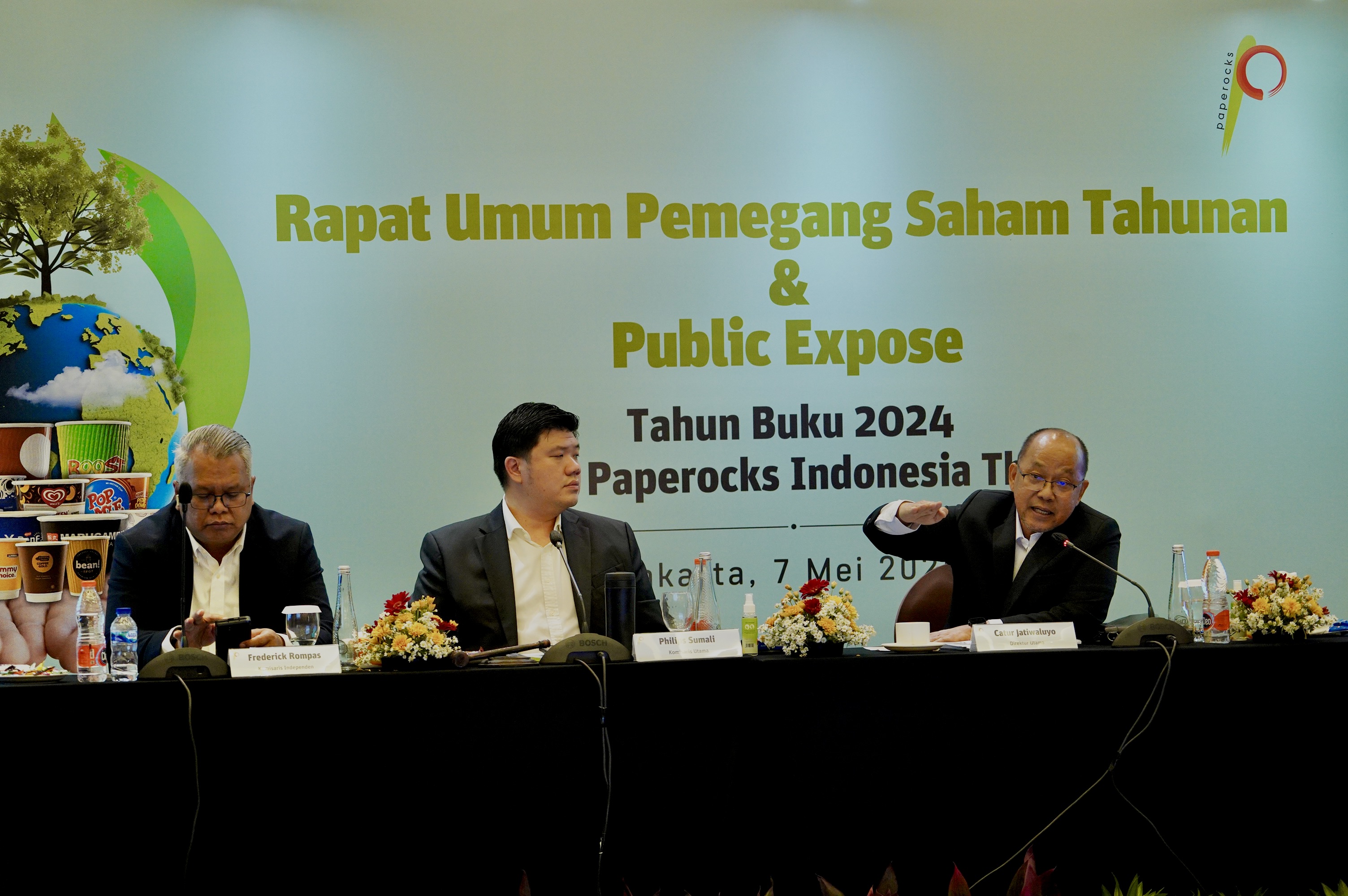Jajaran manajemen PT Paperocks Indonesia Tbk (PPRI) setelah RUPS dan memutuskan dividen. Foto/Rizki EmitenNews Bagi DIviden! Paperocks (PPRI) Target Penjualan Rp200 Miliar di 2025