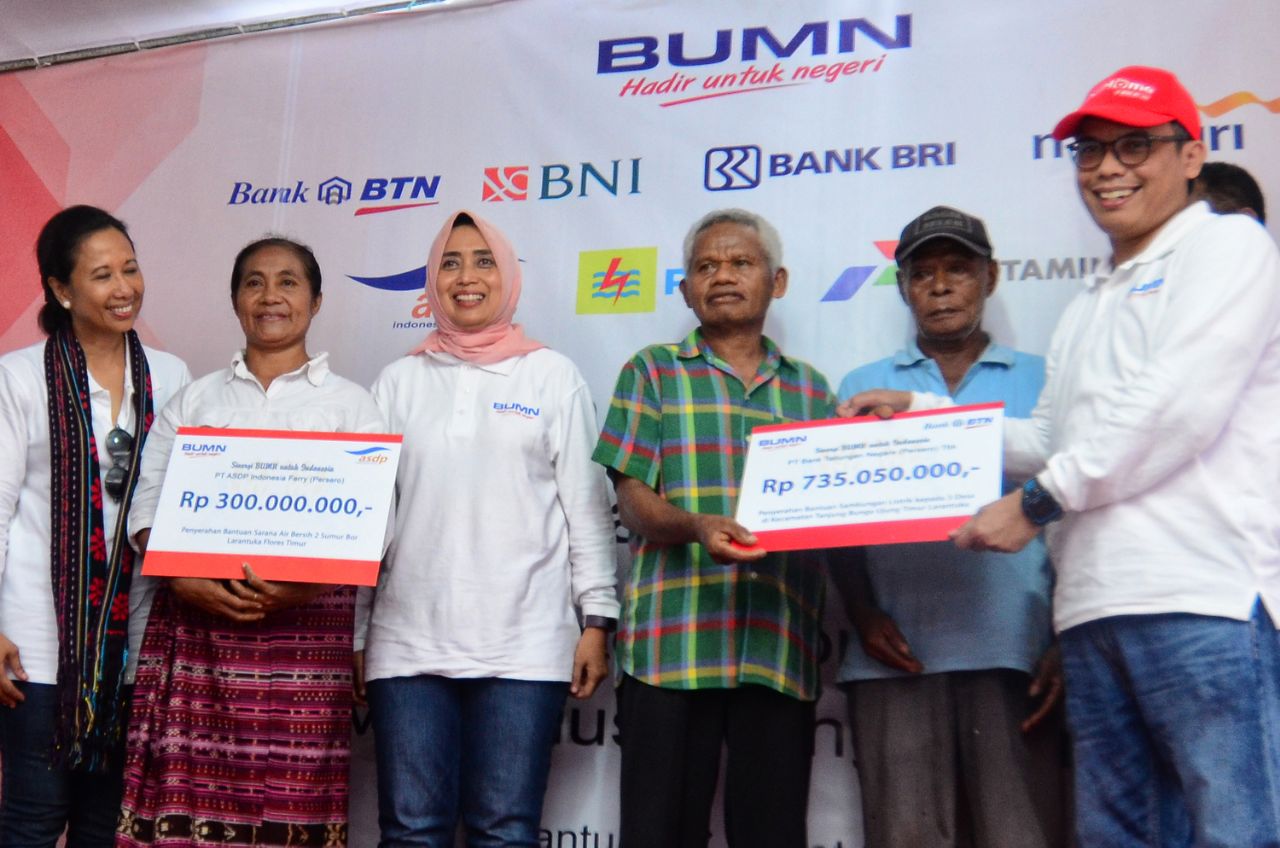 Bank BTN Dukung Elektrifikasi 305 Rumah di Larantuka