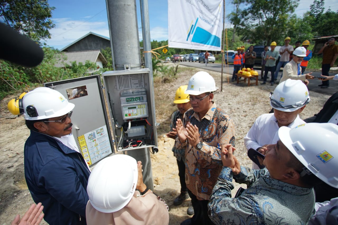 Natuna Terang, PLN Resmikan 13 Desa Berlistrik