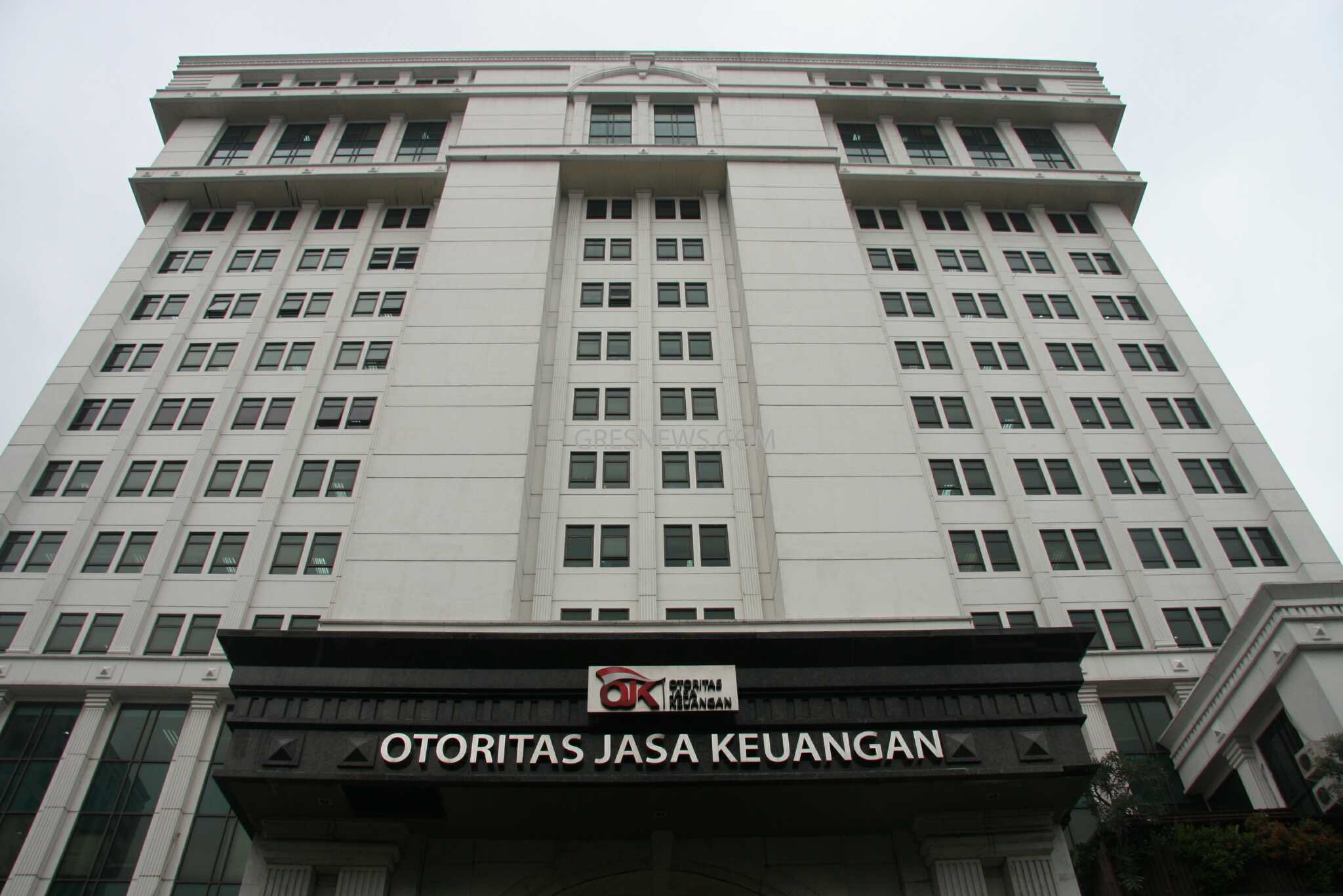 OJK Tutup Kegiatan 140 Fintech Tak Berizin