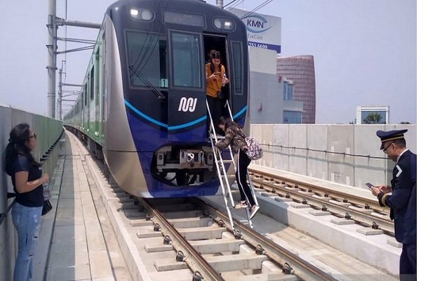 Gubernur Anies tidak Perlu Khawatir Soal Pasokan Listrik MRT Jakarta, PLN Siapkan PLTD