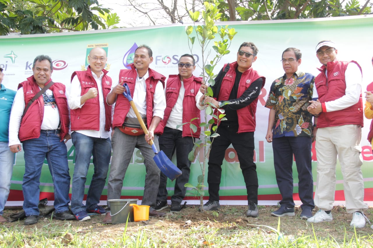 Rayakan Ultah Pasar Modal Ke 42, BEI Donasi Ke Bank Sampah Sungai Cisadane