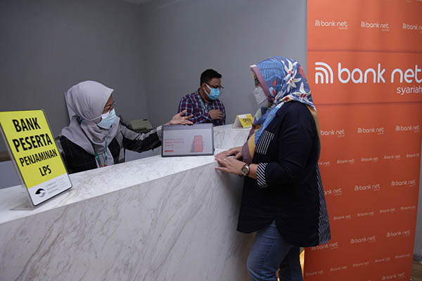 Naik Signifikan, BEI Karantina Saham Bank Net Syariah (BANK)