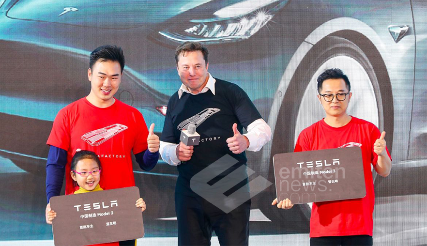 Cina Larang PNS dan Militer Pakai Tesla. Tau Kenapa ?