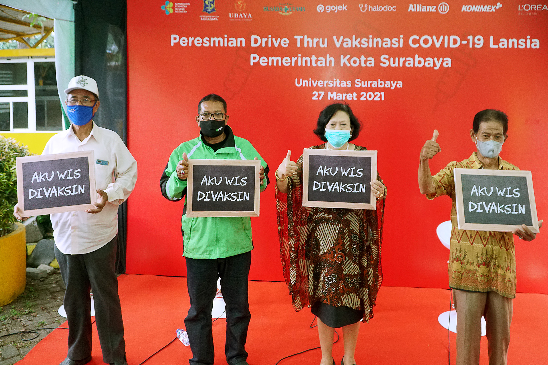 Pos Pelayanan Vaksinasi Covid- 19 Gratis Untuk Lansia ,Tebar Kebaikan Allianz Life Syariah