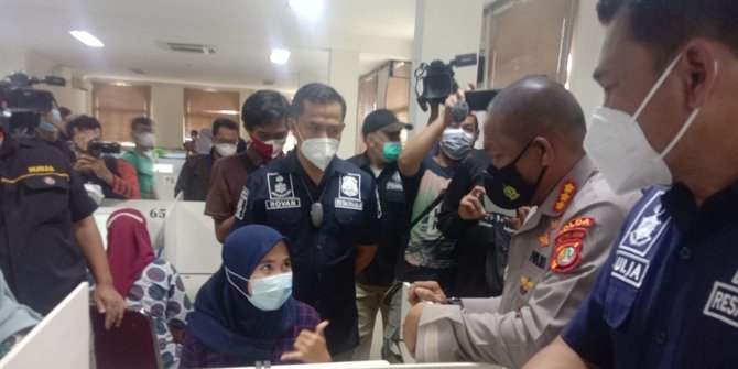 Gerebek Tempat Usaha Pinjol Ilegal di Tangerang, Polda Metro Jaya Amankan 32 Pekerja