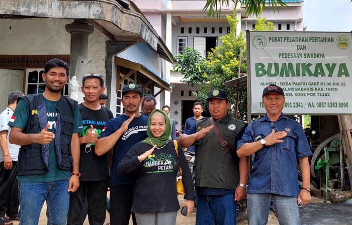 Kementan Dukung Kemitraan FK Petani Muda Tapin - PMK Bali Terapkan Smart Farming