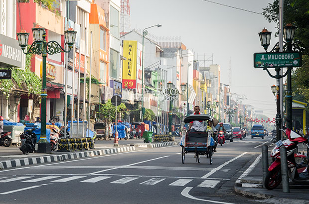 Sultan HB X tidak akan Lepas Tanah untuk Tol, Silakan Pakai Seperti UGM