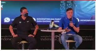 Sandiaga Gandeng Mezut Ozil Perkenalkan Pariwisata Indonesia pada Dunia
