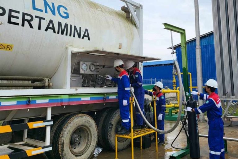 Kembangkan Bisnis LNG, Pertamina International Shipping Gandeng PT Badak NGL