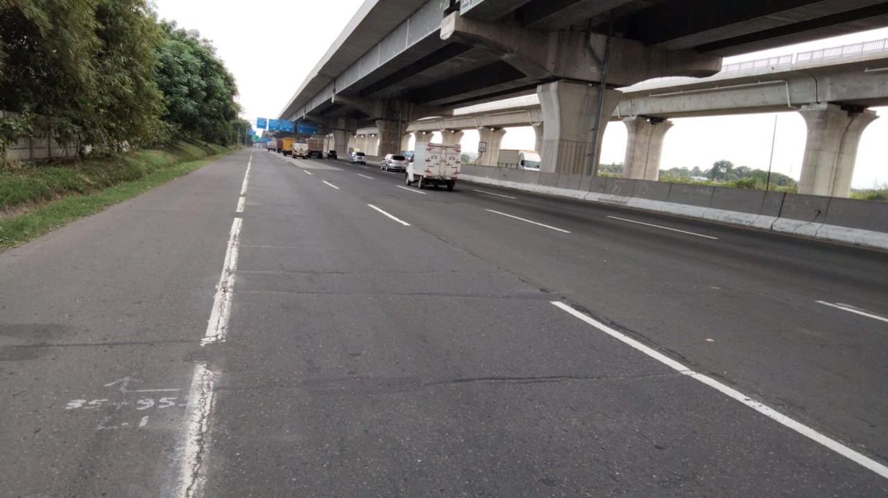 Jasa Marga Lakukan Pekerjaan Rekonstruksi Pavement di Ruas Jalan Tol Japek